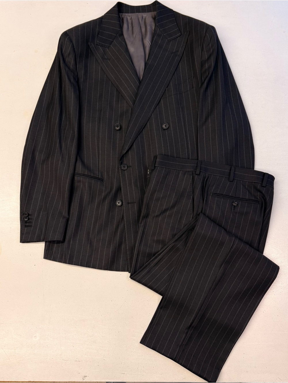 SUITSUPPLY Charcoal s130 stripe DB Suit 46R